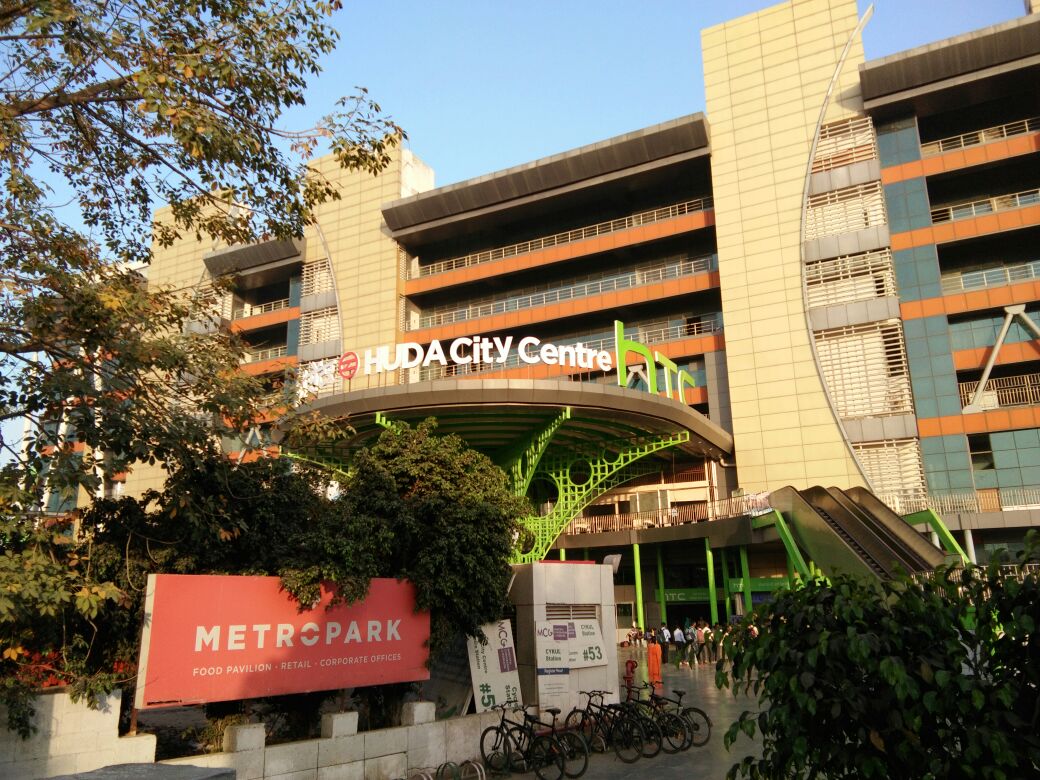 HTC takeovers HUDA City Centre Metro Station, 2017 – 18