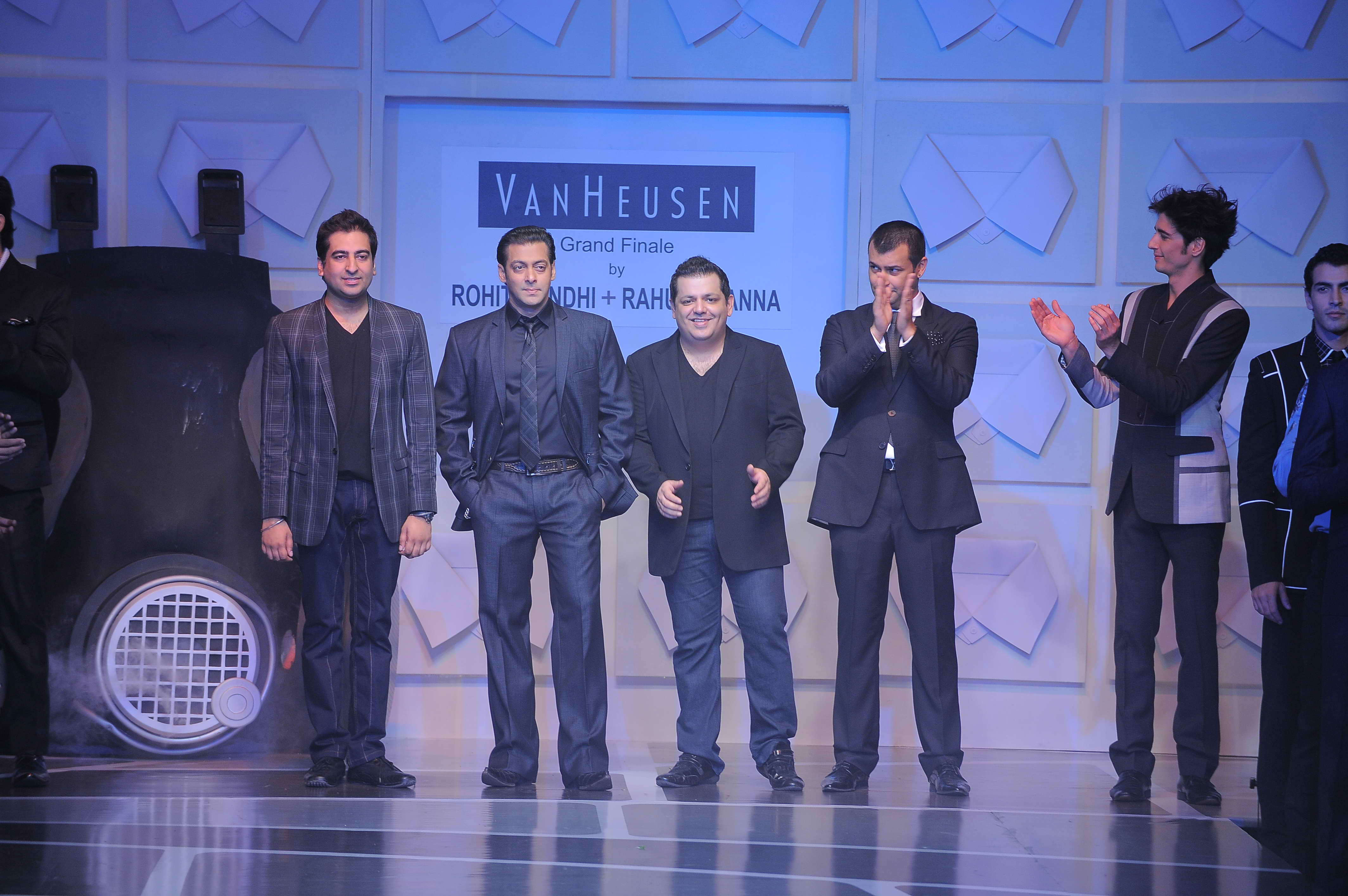 Van Heusen India Mens Week 2009-10-11
